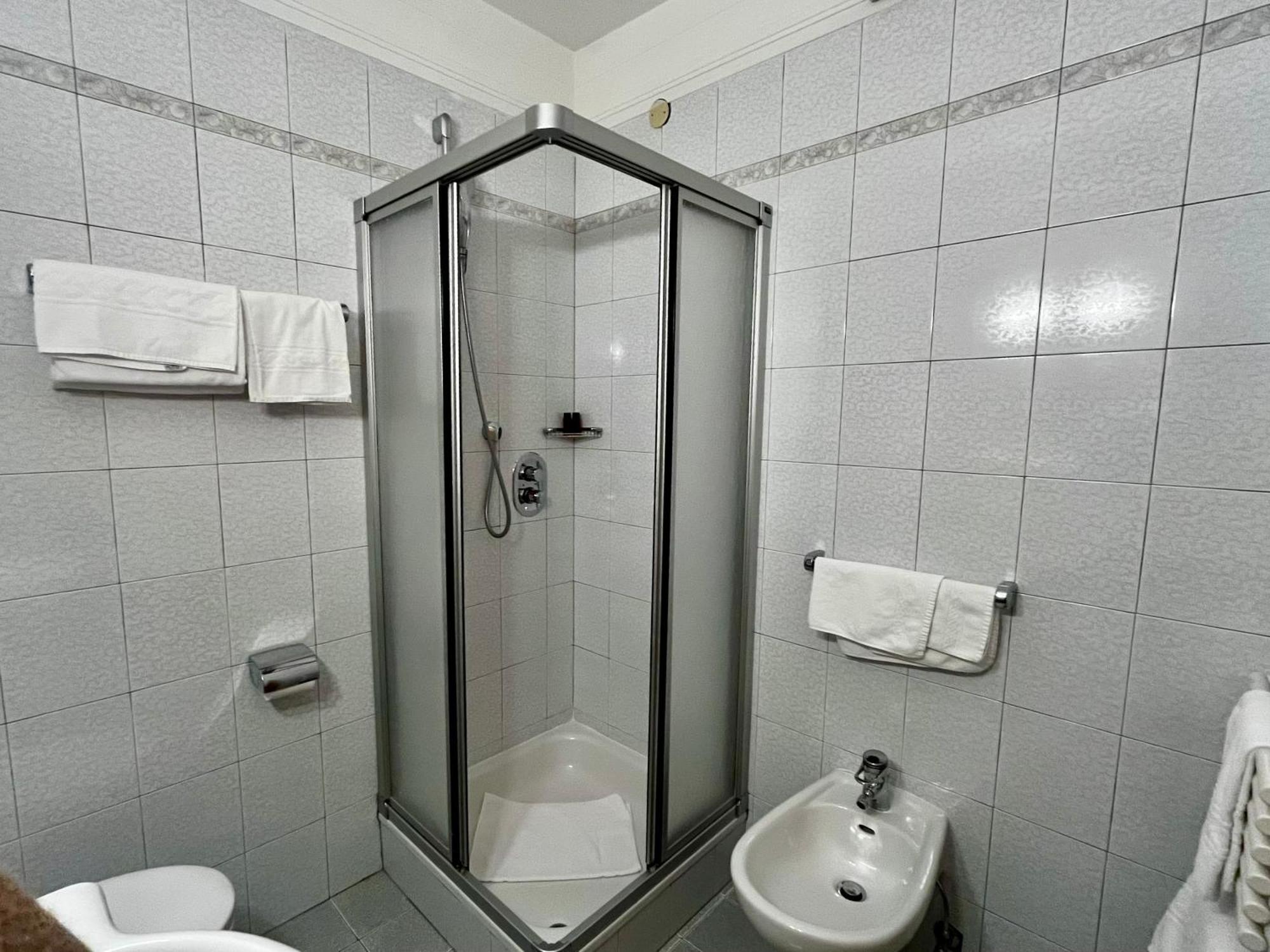 Hotel Sureghes Urtijëi Dış mekan fotoğraf